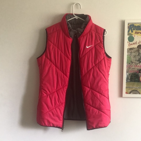 Nike sleeveless reversible sports vest. Pink/Gray. - Picture 2 of 6